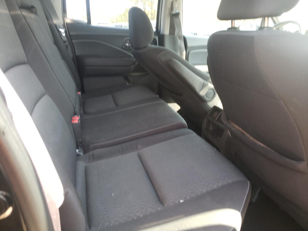 Photo 6 from auction – 2017 HONDA RIDGELINE with VIN 5FPYK3F17HB020801