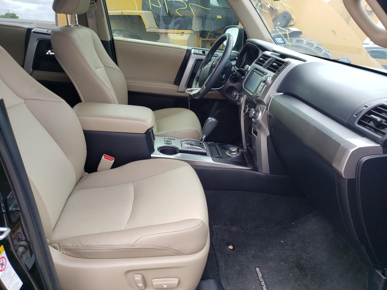 Photo 5 from auction – 2018 TOYOTA 4RUNNER SR with VIN JTEBU5JR4J5496203