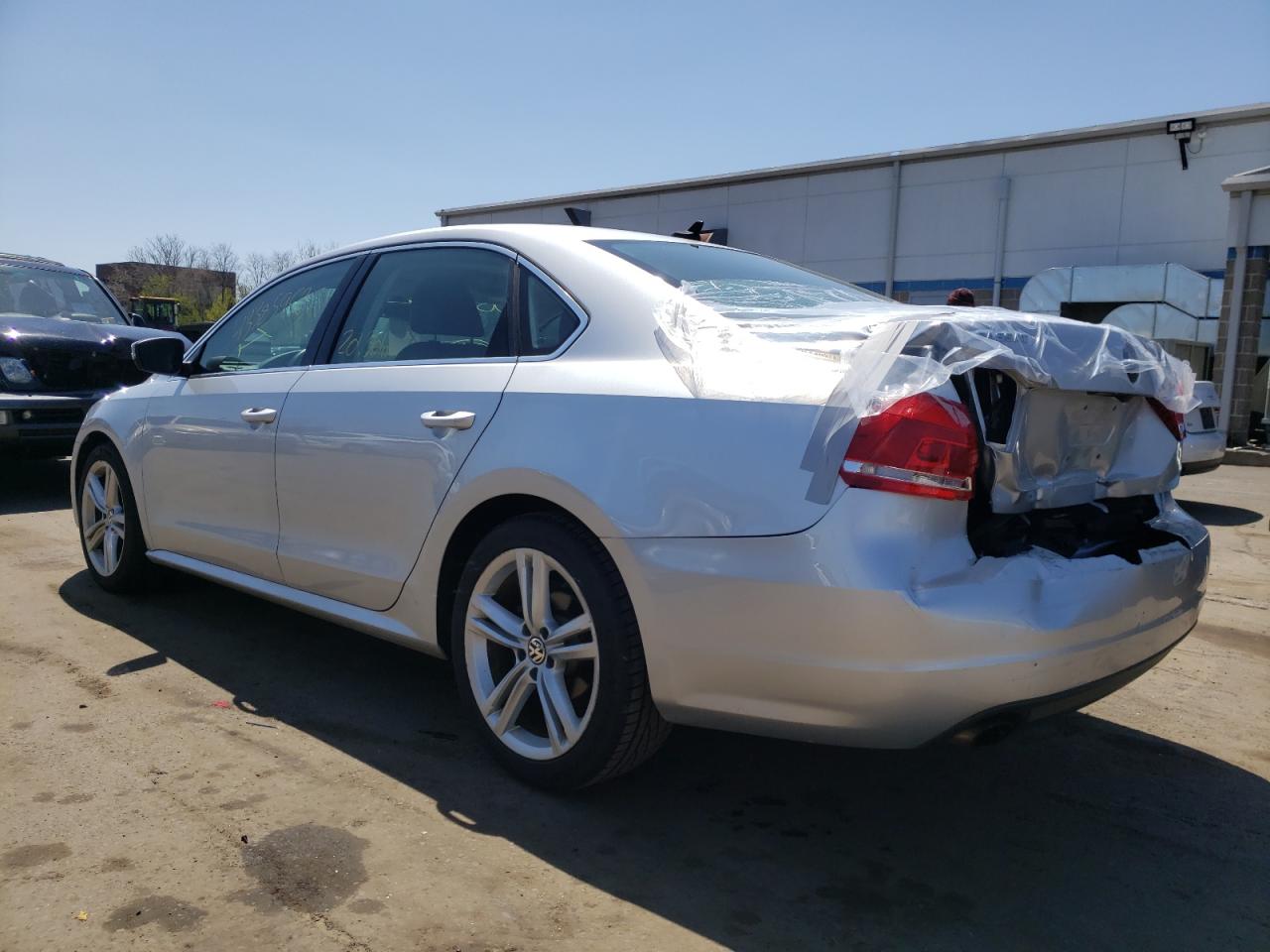 Photo 3 from auction – 2014 VOLKSWAGEN PASSAT SE with VIN 1VWBT7A38EC074495