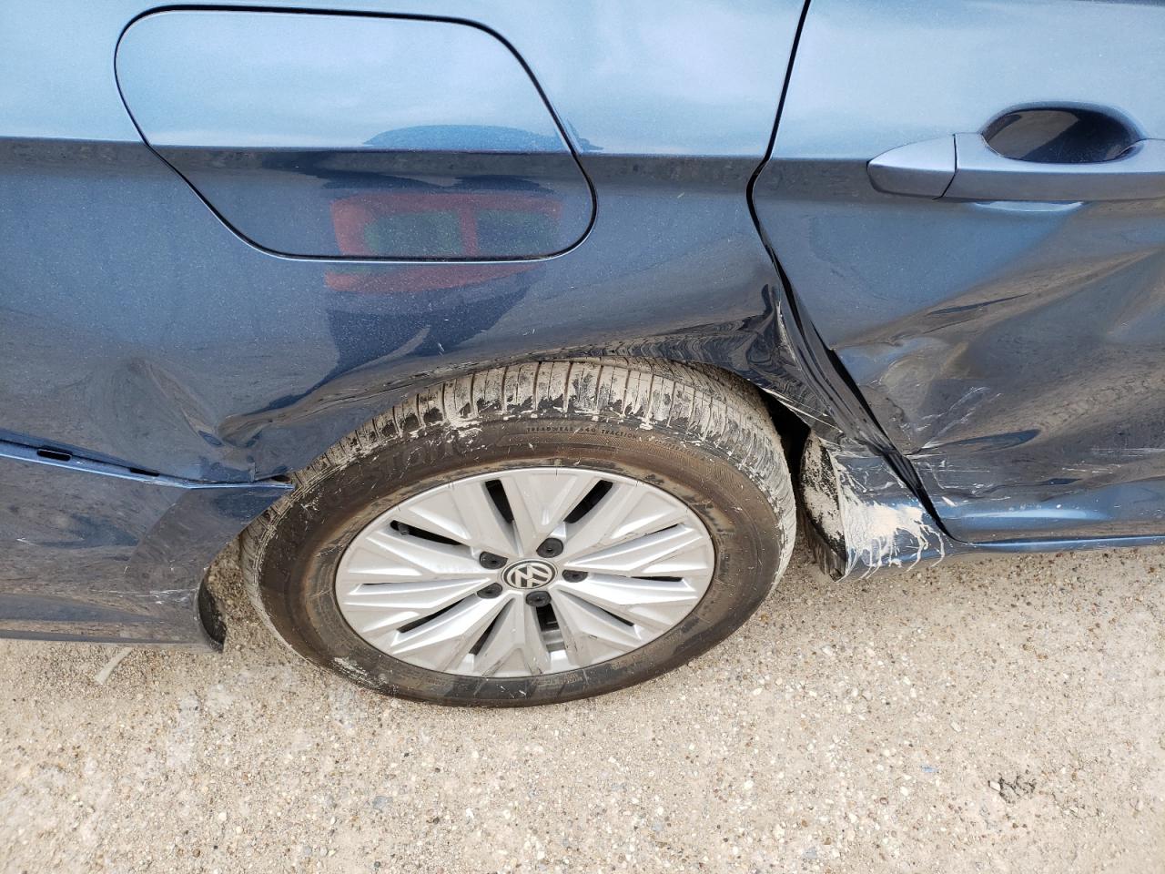Photo 9 from auction – 2020 VOLKSWAGEN JETTA S with VIN 3VWCB7BU2LM077256