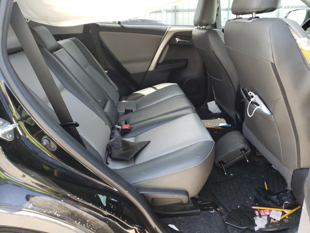 Photo 6 from auction – 2015 TOYOTA RAV4 XLE with VIN 2T3WFREV7FW151939