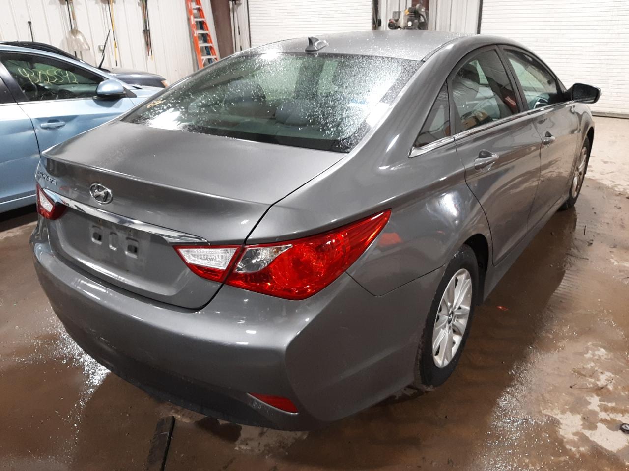 Photo 4 from auction – 2014 HYUNDAI SONATA GLS with VIN 5NPEB4AC7EH884299