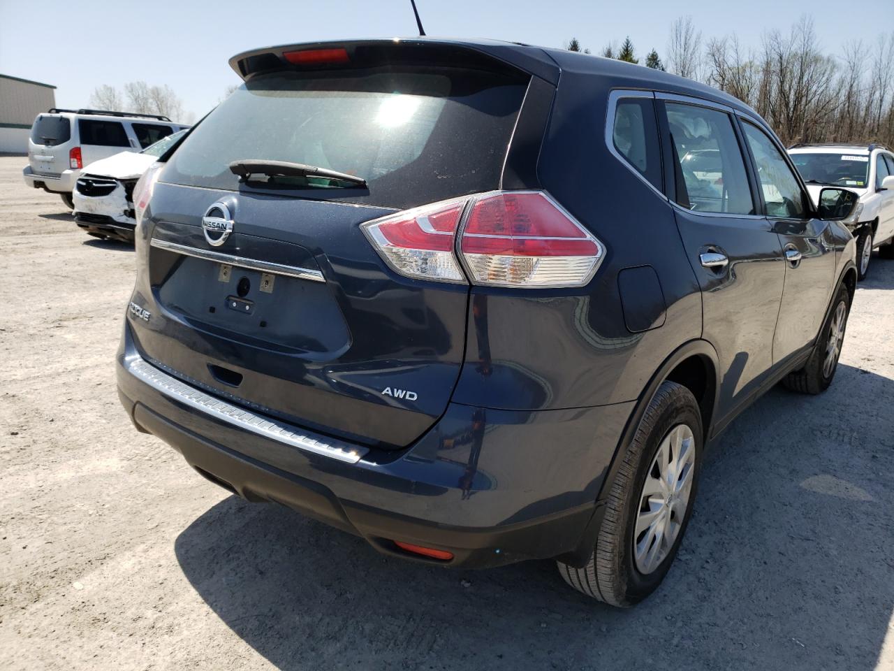 Photo 4 from auction – 2015 NISSAN ROGUE S with VIN KNMAT2MV2FP555352