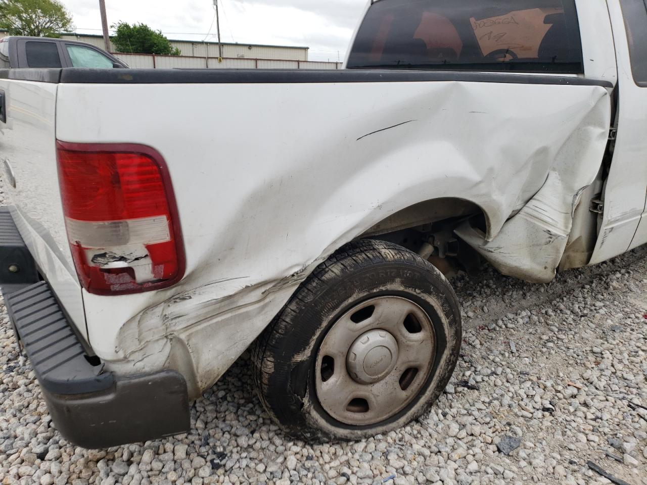 Photo 9 from auction – 2006 FORD F150 with VIN 1FTRF12246NA22508