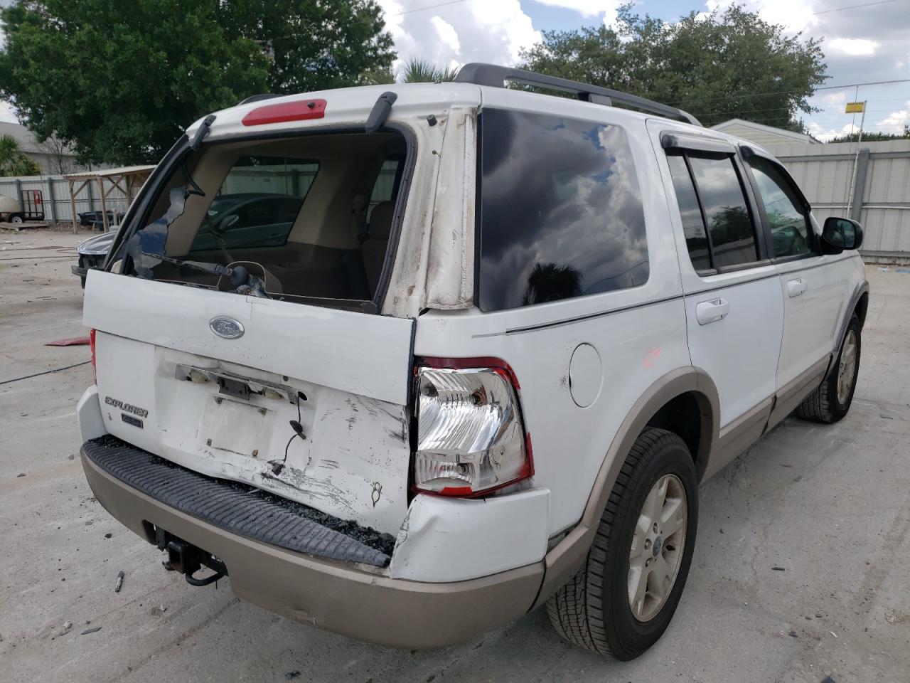 Photo 4 from auction – 2003 FORD EXPLORER E with VIN 1FMZU64W03UB12206