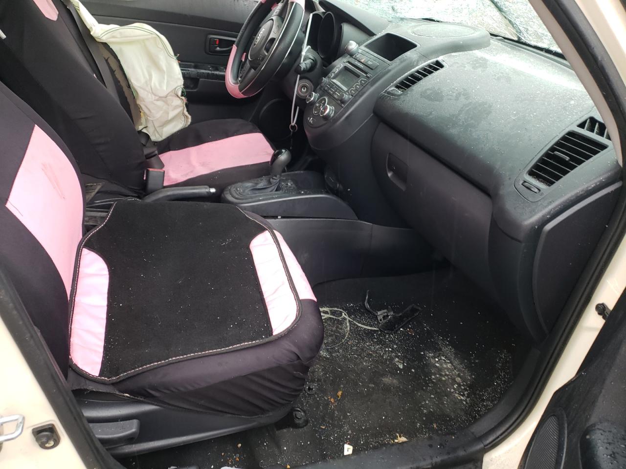 Photo 5 from auction – 2013 KIA SOUL with VIN KNDJT2A54D7503500