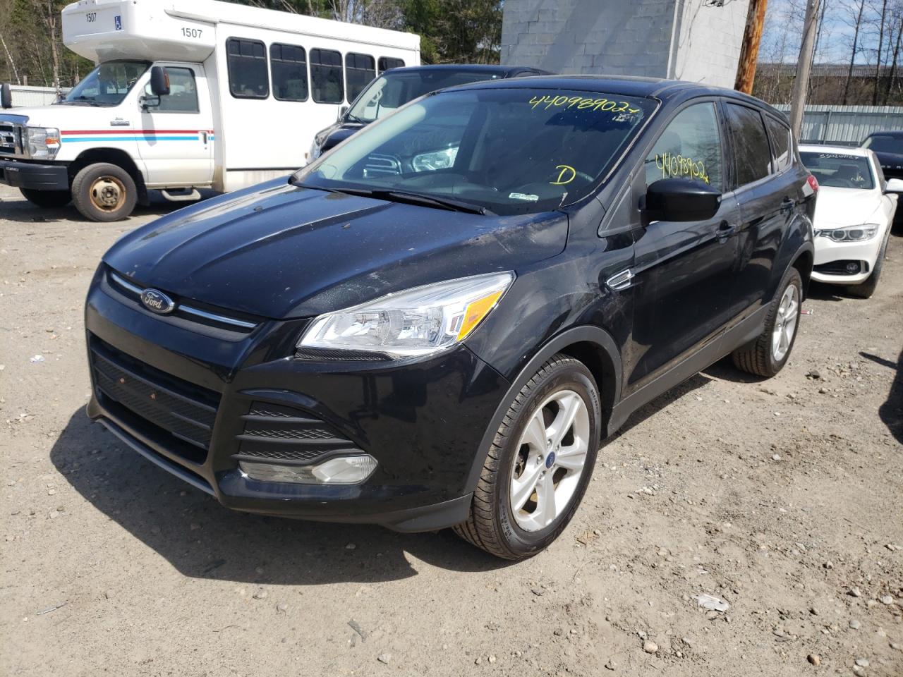 Photo 2 from auction – 2015 FORD ESCAPE SE with VIN 1FMCU9GX4FUC66191