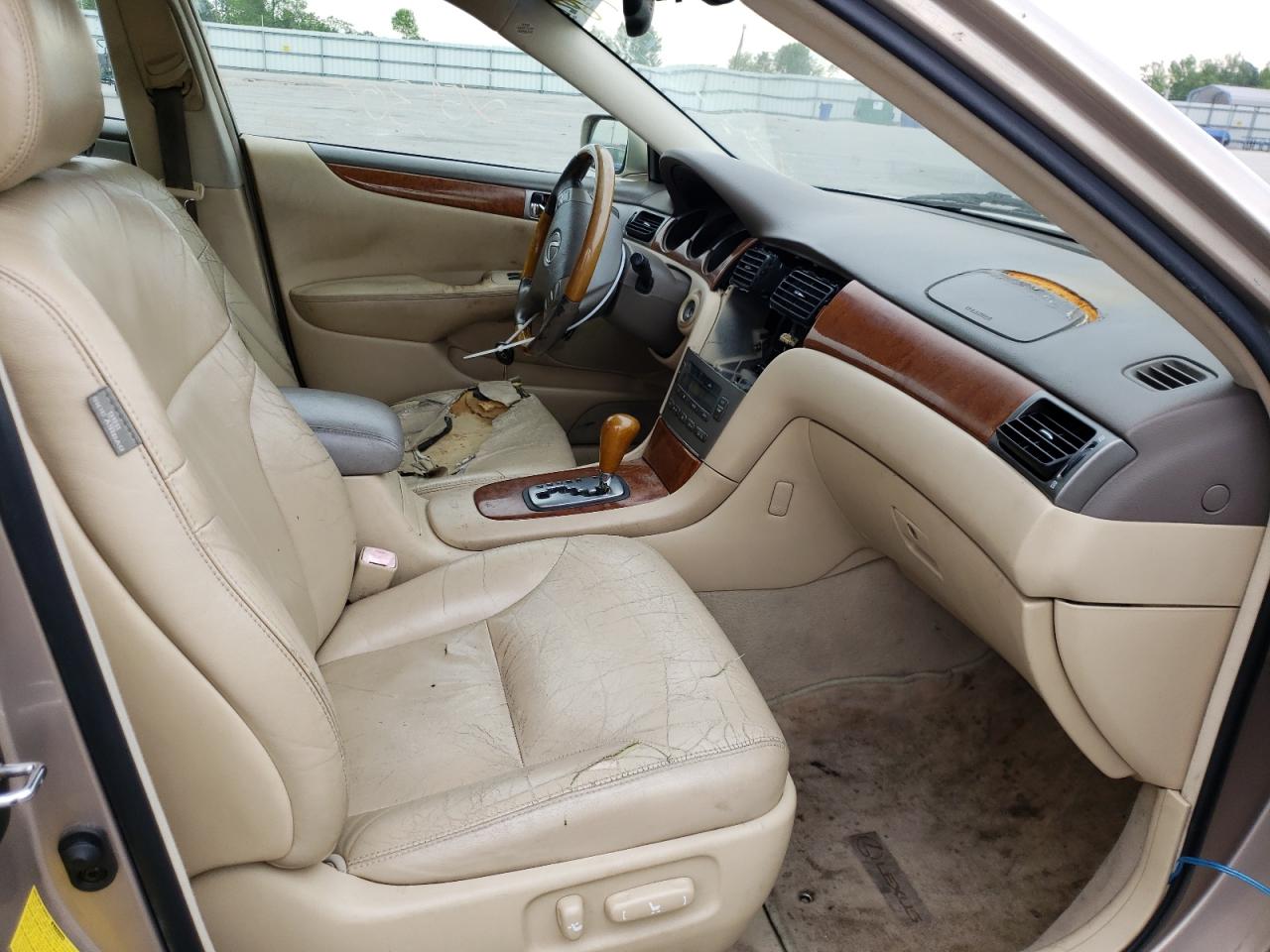 Photo 5 from auction – 2005 LEXUS ES 330 with VIN JTHBA30G455091626