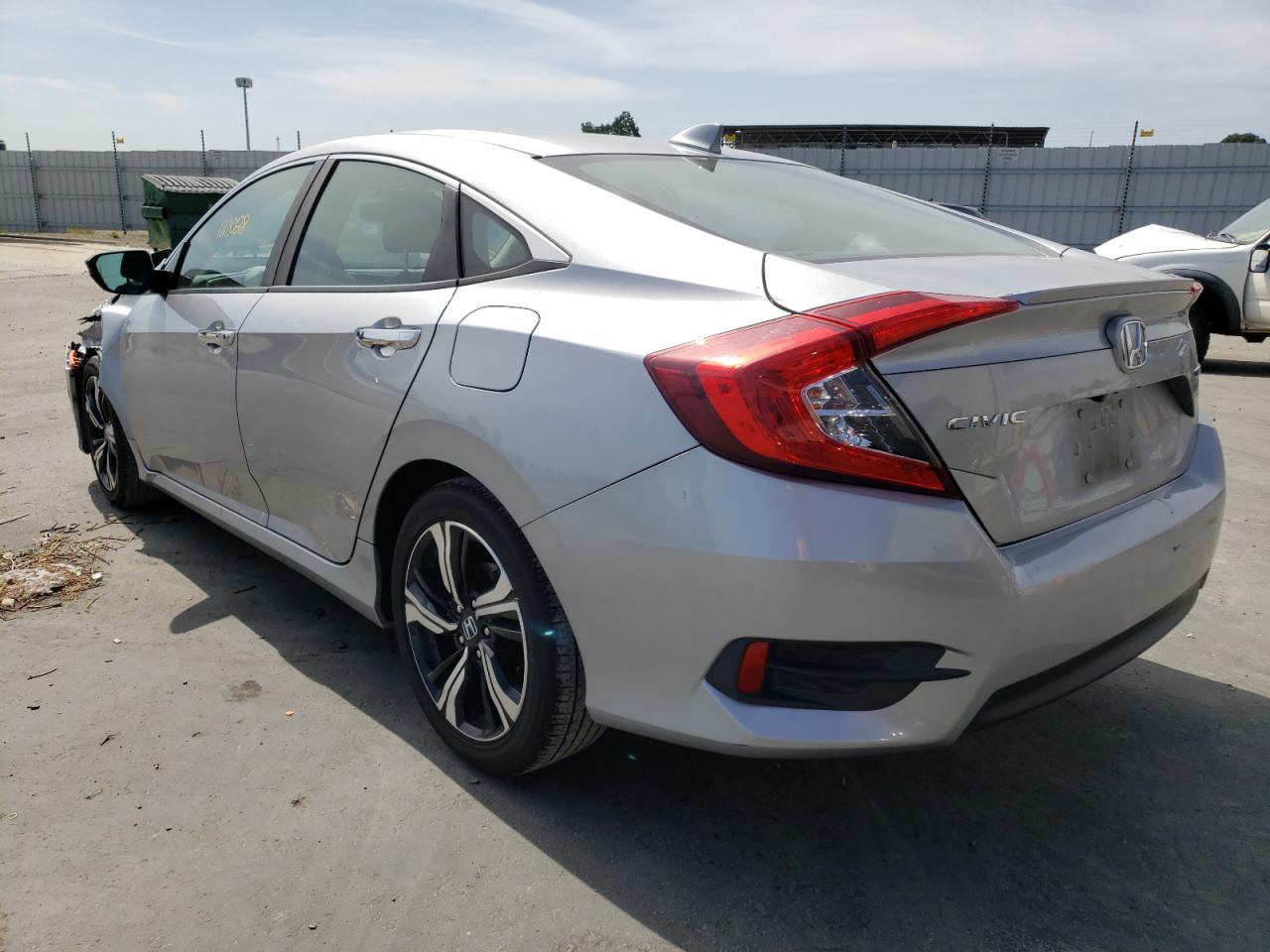 Photo 3 from auction – 2016 HONDA CIVIC TOUR with VIN 19XFC1F96GE223514