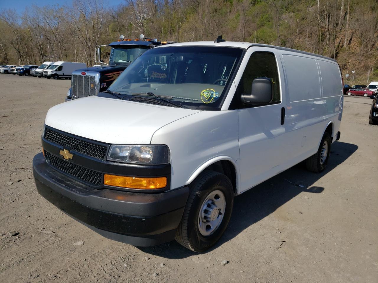 Photo 2 from auction – 2018 CHEVROLET EXPRESS G2 with VIN 1GCWGAFP6J1336229