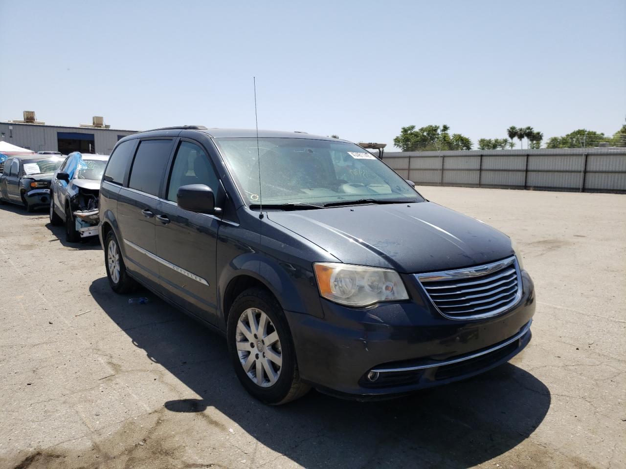 CHRYSLER TOWN & COU 2014 with VIN 2C4RC1BG7ER358059 - Photo from auction