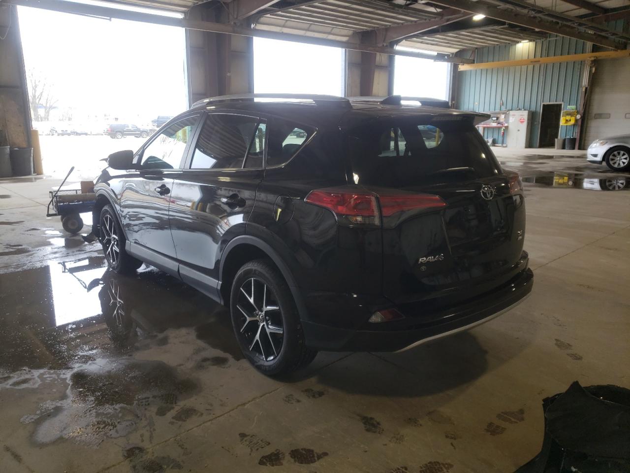 Photo 3 from auction – 2016 TOYOTA RAV4 SE with VIN 2T3JFREV8GW430571