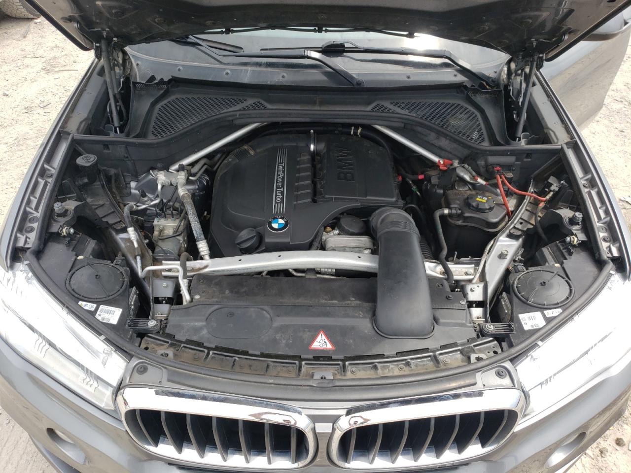 Photo 7 from auction – 2015 BMW X5 XDRIVE3 with VIN 5UXKR0C5XF0P17969