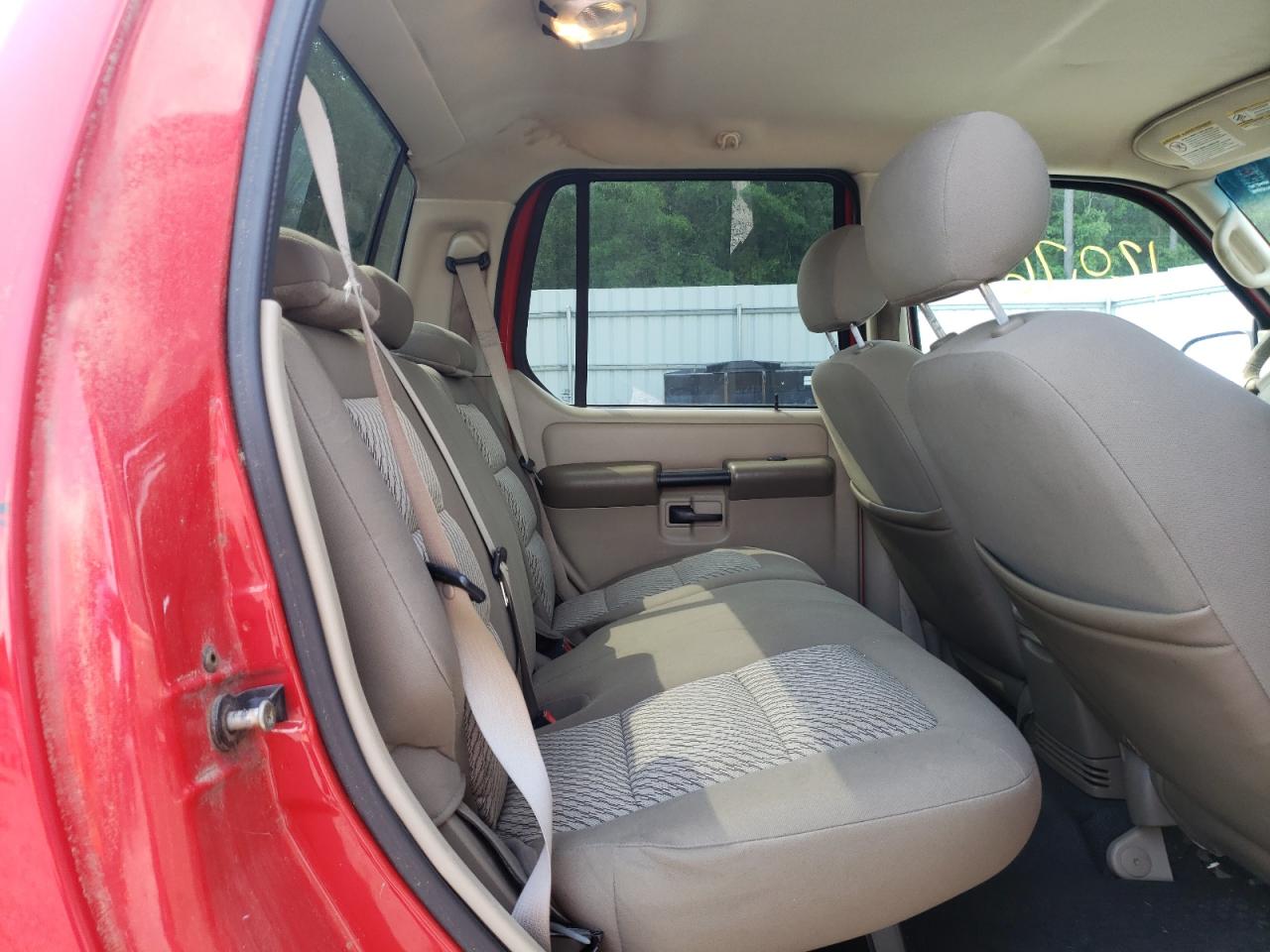 Photo 6 from auction – 2005 FORD EXPLORER S with VIN 1FMZU67K25UB05740