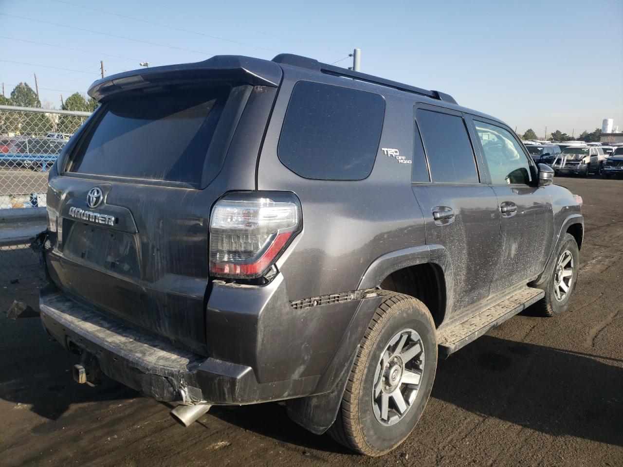 Photo 4 from auction – 2019 TOYOTA 4RUNNER SR with VIN JTEBU5JR1K5613821
