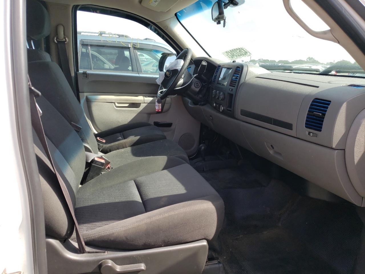 Photo 5 from auction – 2011 CHEVROLET 1500 with VIN 3GCPKPE35BG331238