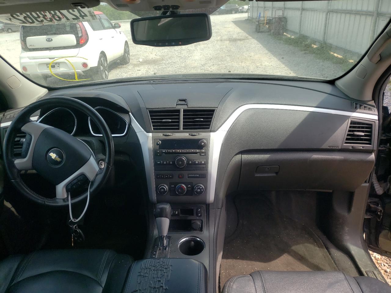 Photo 9 from auction – 2012 CHEVROLET TRAVERSE L with VIN 1GNKRGED2CJ403843