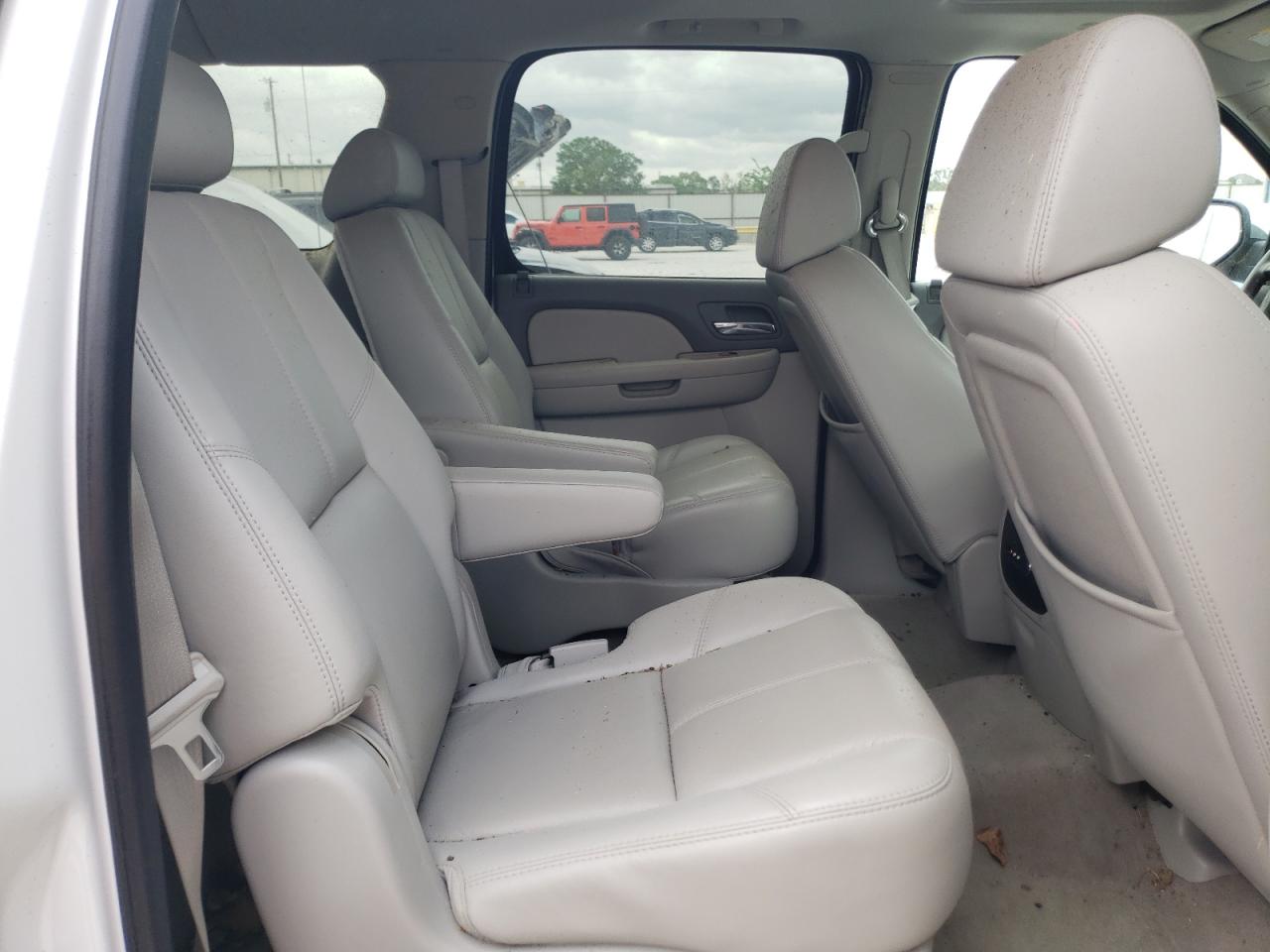 Photo 6 from auction – 2008 CHEVROLET SUBURBAN C with VIN 1GNFC16028R102767