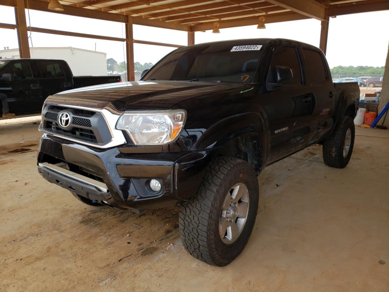 Photo 2 from auction – 2015 TOYOTA TACOMA DOU with VIN 5TFLU4EN6FX137053