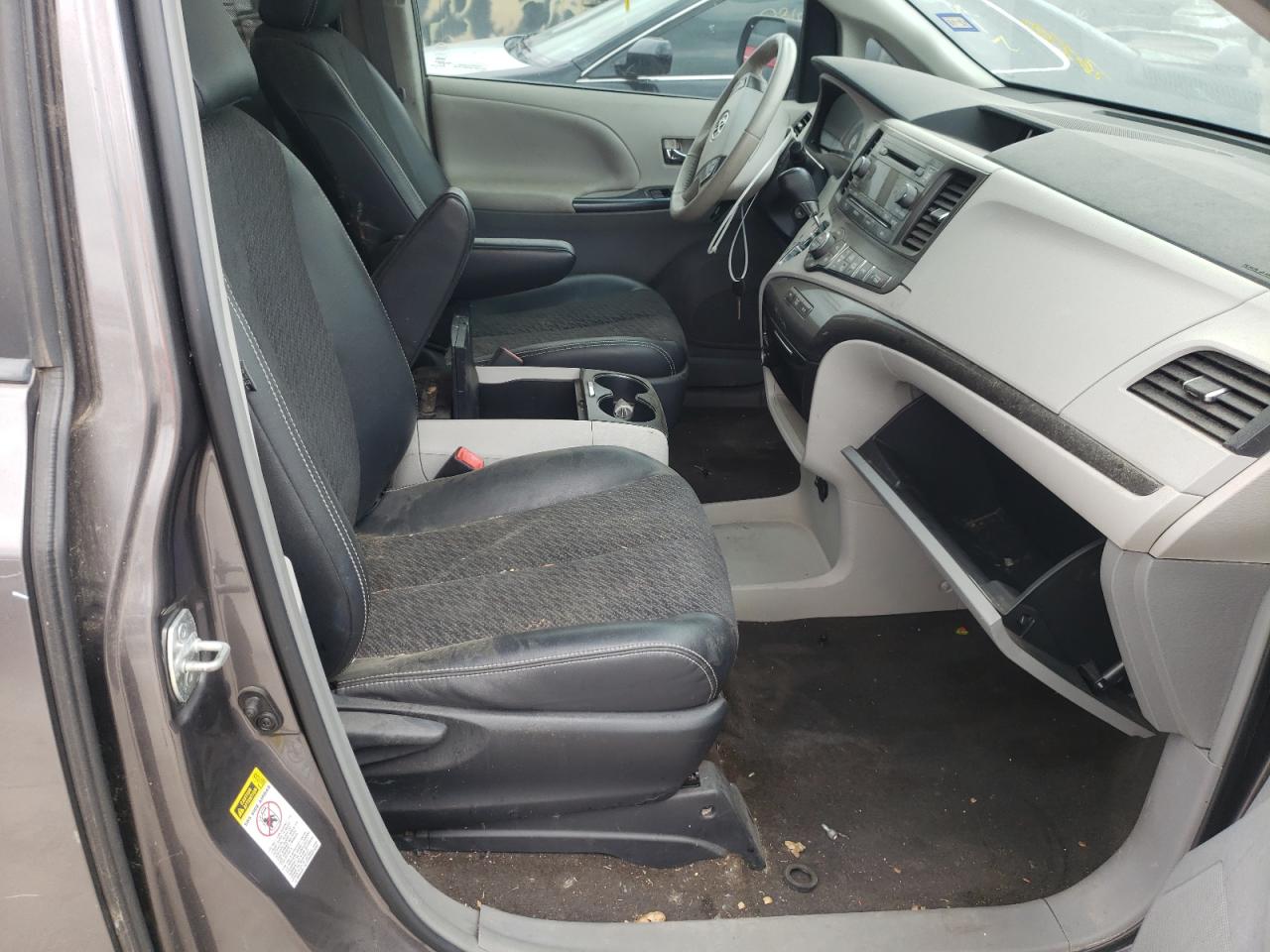 Photo 5 from auction – 2013 TOYOTA SIENNA SPO with VIN 5TDXK3DC2DS315898