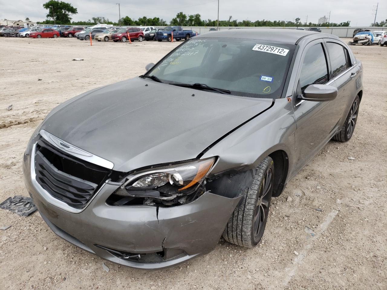 Photo 2 from auction – 2013 CHRYSLER 200 TOURIN with VIN 1C3CCBBB8DN612247