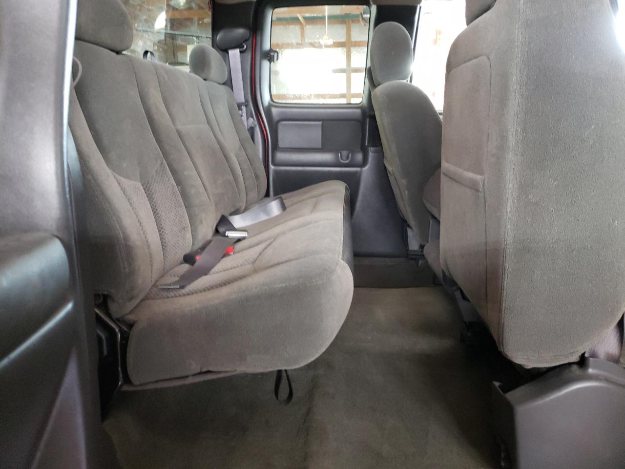 Photo 6 from auction – 2004 CHEVROLET SILVERADO with VIN 1GCHK29U74E100491