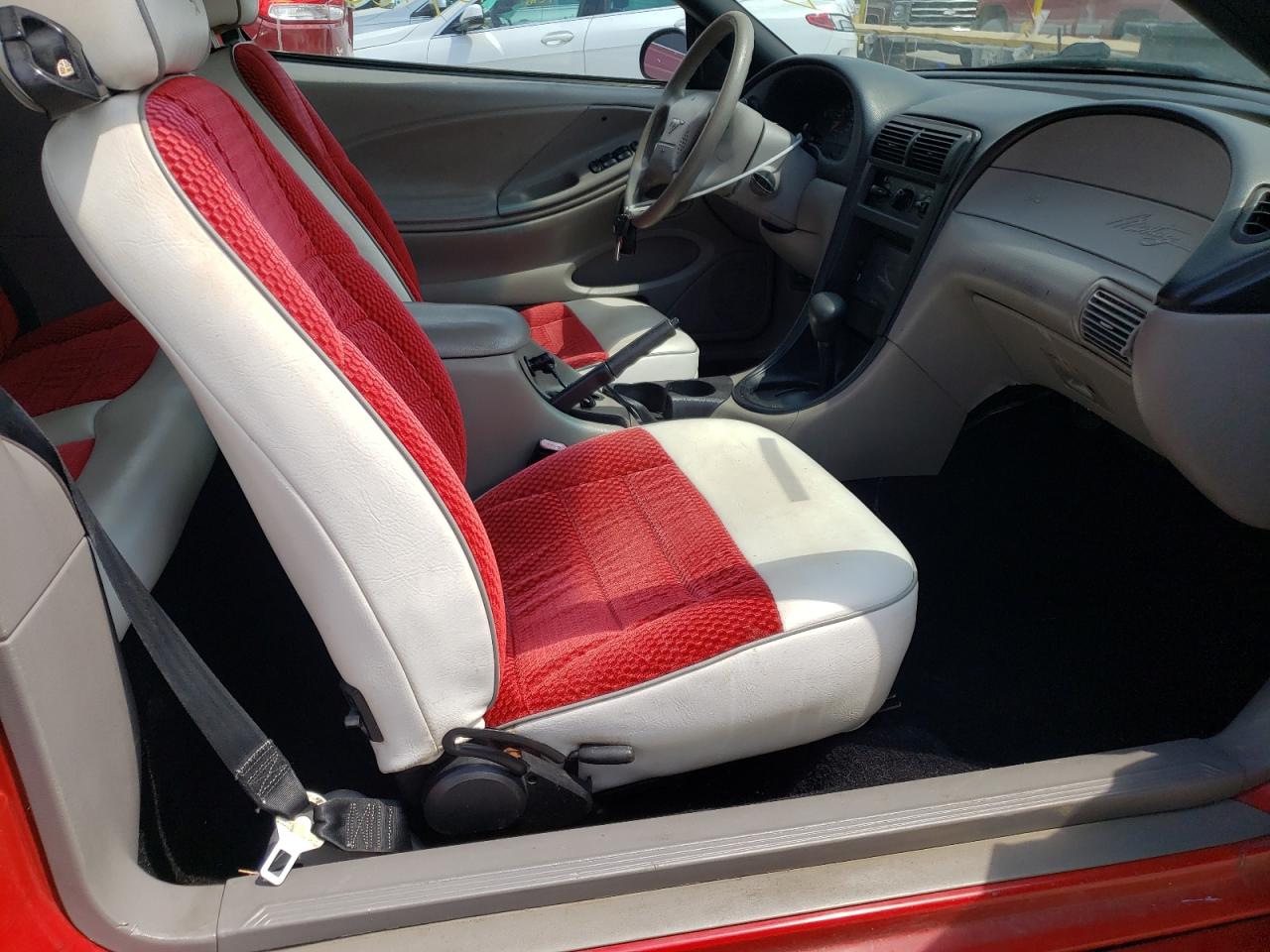 Photo 5 from auction – 1998 FORD MUSTANG with VIN 1FAFP4442WF227227