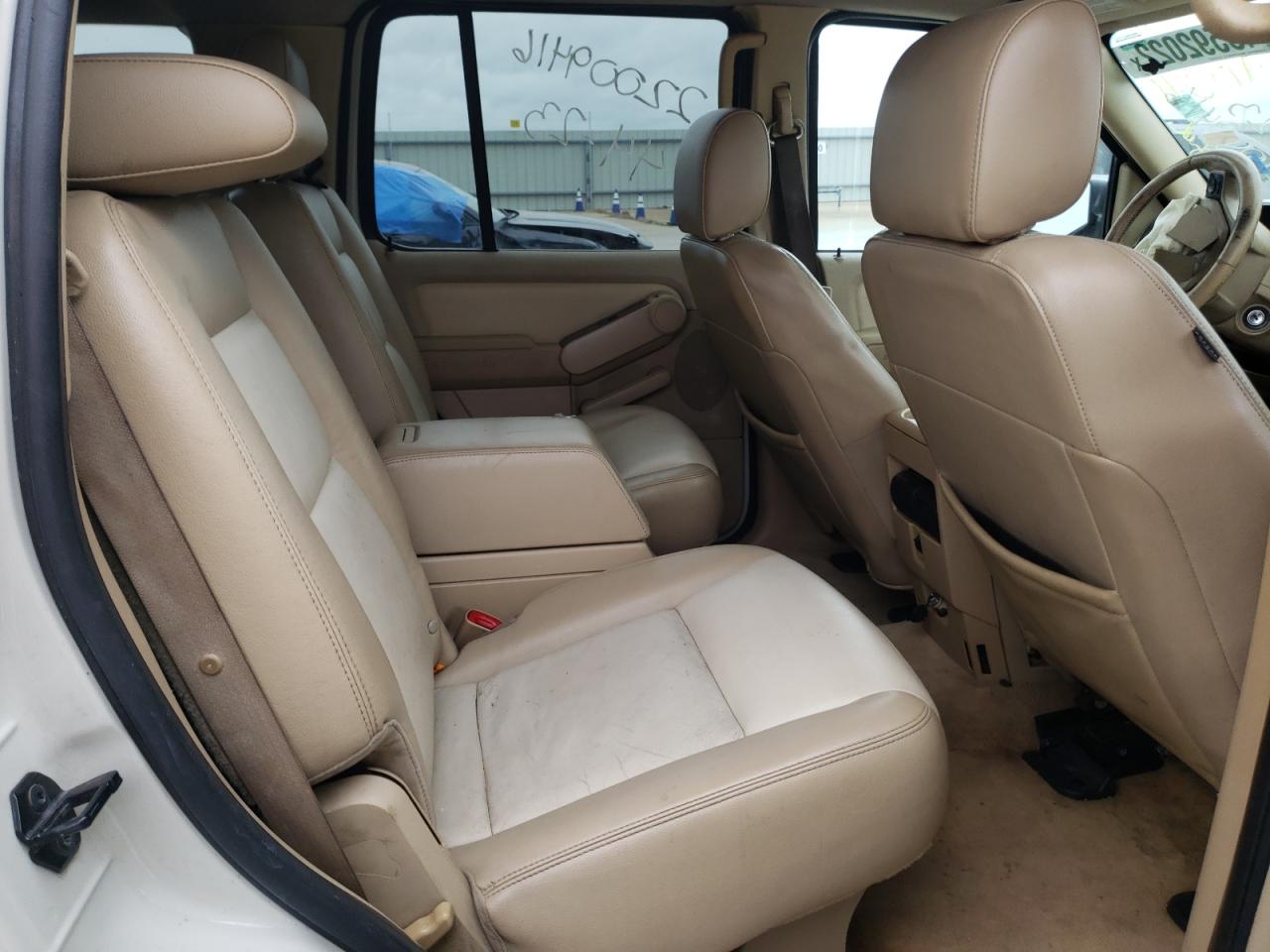 Photo 6 from auction – 2006 FORD EXPLORER L with VIN 1FMEU65866ZA15341