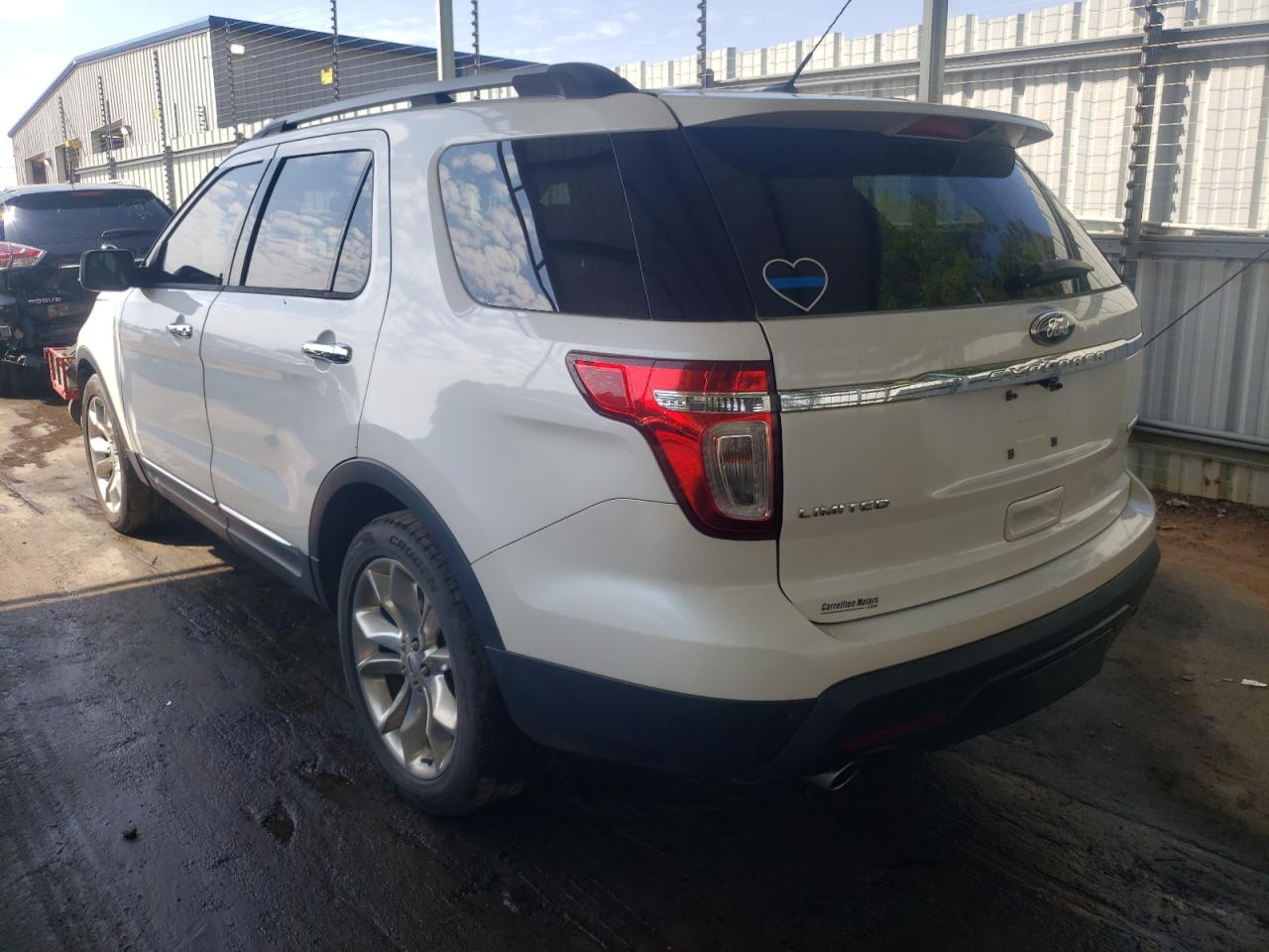 Photo 3 from auction – 2014 FORD EXPLORER L with VIN 1FM5K7F83EGB22447