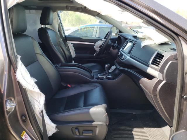 Photo 5 from auction – 2019 TOYOTA HIGHLANDER with VIN 5TDJZRFH0KS581964