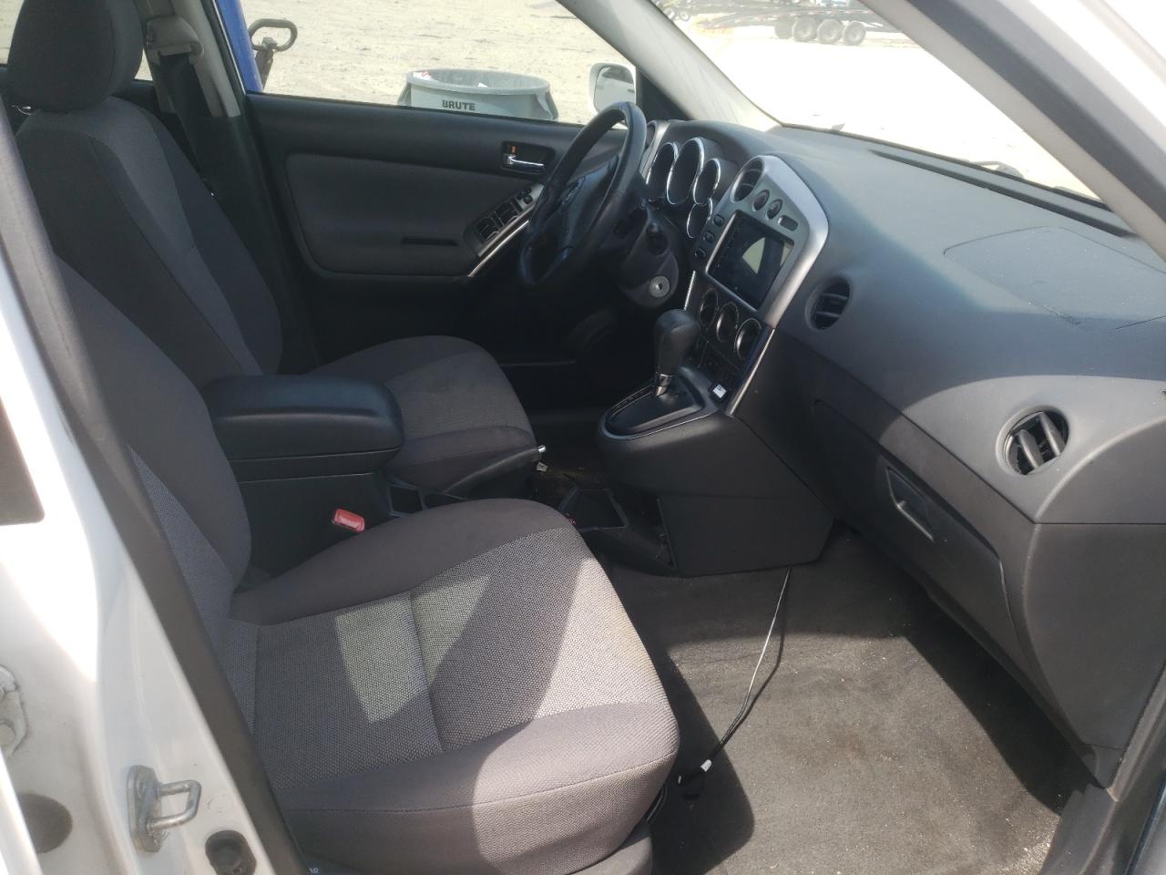 Photo 5 from auction – 2004 TOYOTA MATRIX with VIN 2T1KR38E44C193457