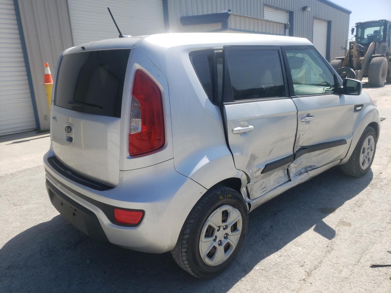 Photo 4 from auction – 2012 KIA SOUL with VIN KNDJT2A51C7425966