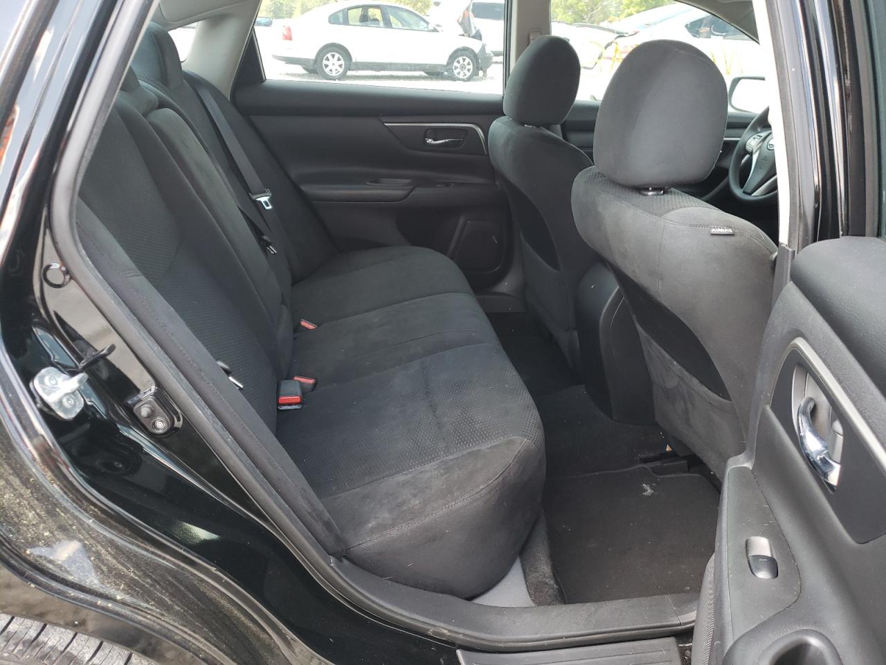 Photo 6 from auction – 2015 NISSAN ALTIMA 2.5 with VIN 1N4AL3AP4FN404882