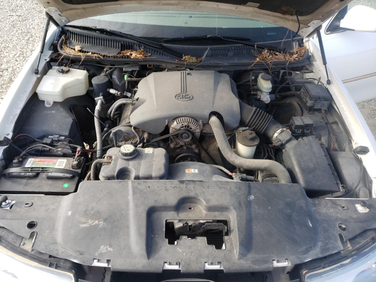 Zdjęcie 7 z aukcji – 2002 LINCOLN TOWN CAR E z VIN 1LNHM81W52Y649348