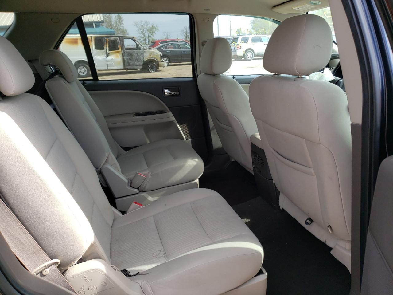 Photo 6 from auction – 2008 FORD TAURUS X S with VIN 1FMDK02W48GA45793