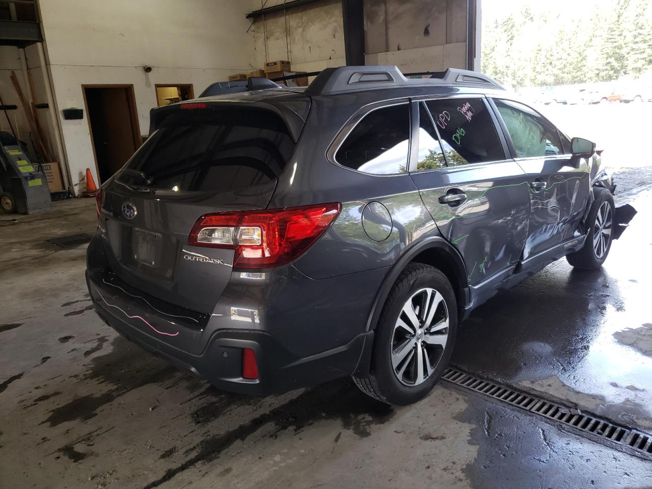 Photo 4 from auction – 2018 SUBARU OUTBACK 2. with VIN 4S4BSANC1J3292054