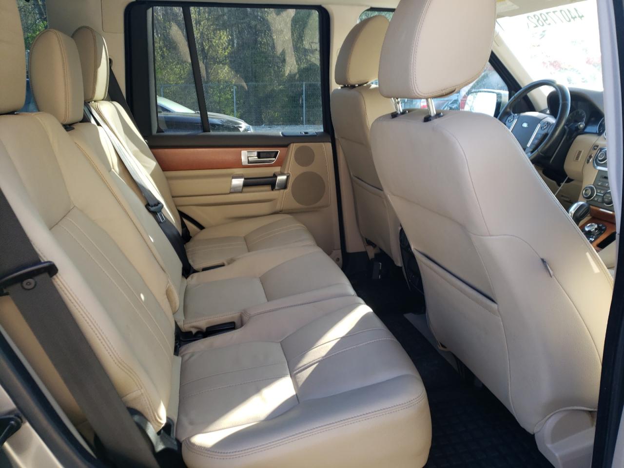Photo 6 from auction – 2011 LAND ROVER LR4 HSE with VIN SALAG2D45BA568128