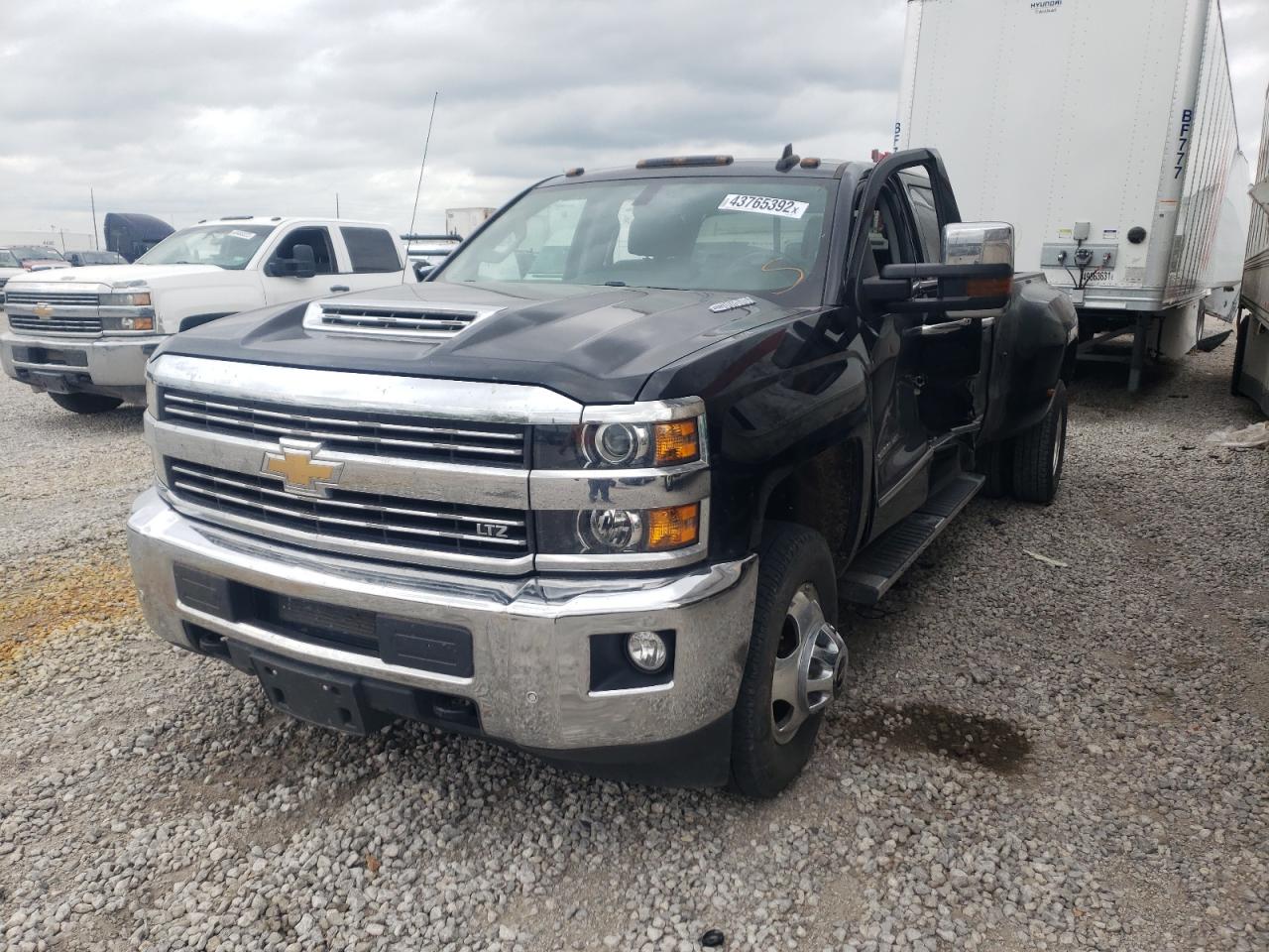 Photo 2 from auction – 2018 CHEVROLET SILVERADO with VIN 1GC4K0CY7JF174515