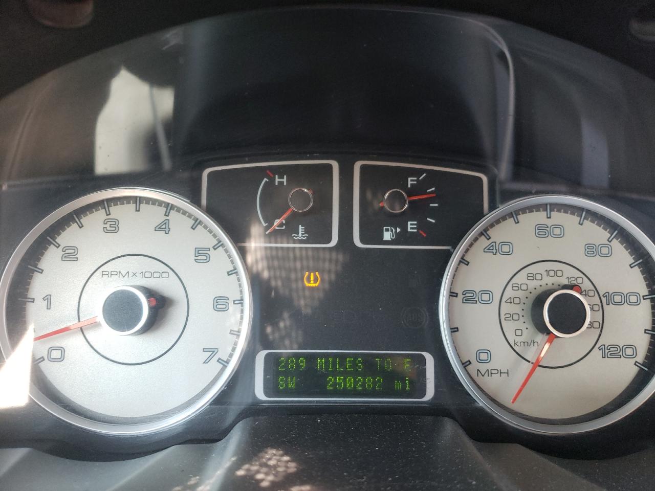 Photo 8 from auction – 2008 FORD TAURUS LIM with VIN 1FAHP25W68G145348