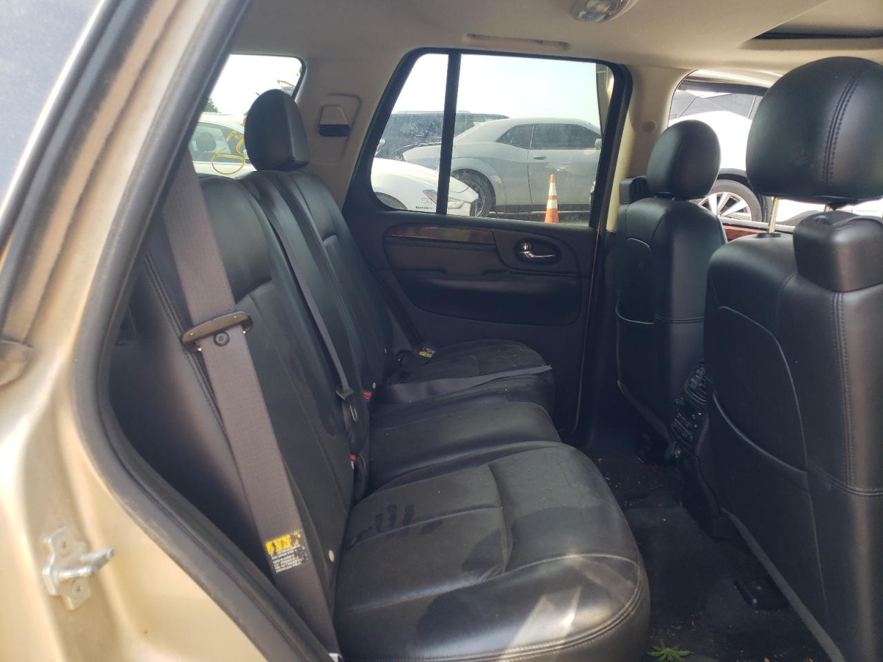 Photo 6 from auction – 2006 GMC ENVOY with VIN 1GKDS13S762211759