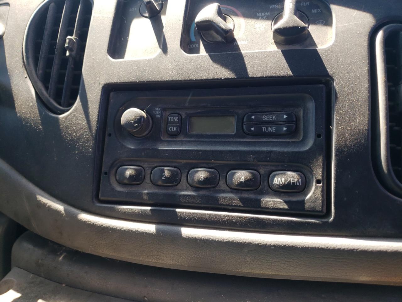 Фото 9 с аукциона – 2001 FORD ECONOLINE с VIN 1FTNE24L31HA43533
