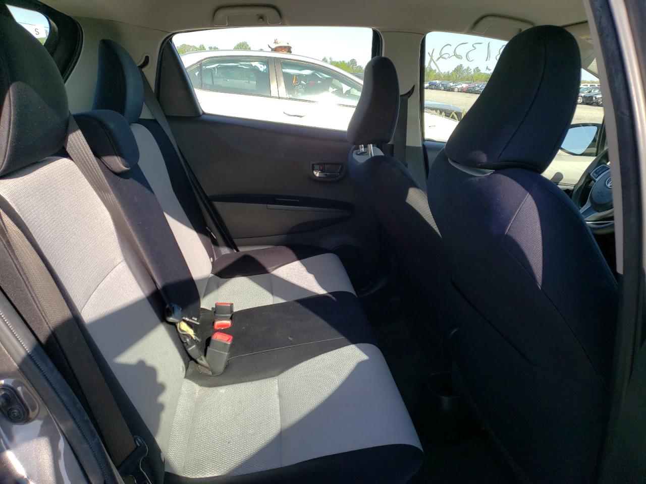 Photo 6 from auction – 2012 TOYOTA YARIS with VIN JTDKTUD38CD501047