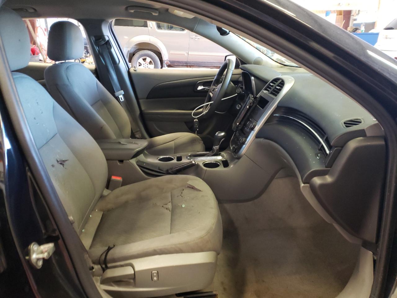 Photo 5 from auction – 2015 CHEVROLET MALIBU LS with VIN 1G11B5SL7FF134683
