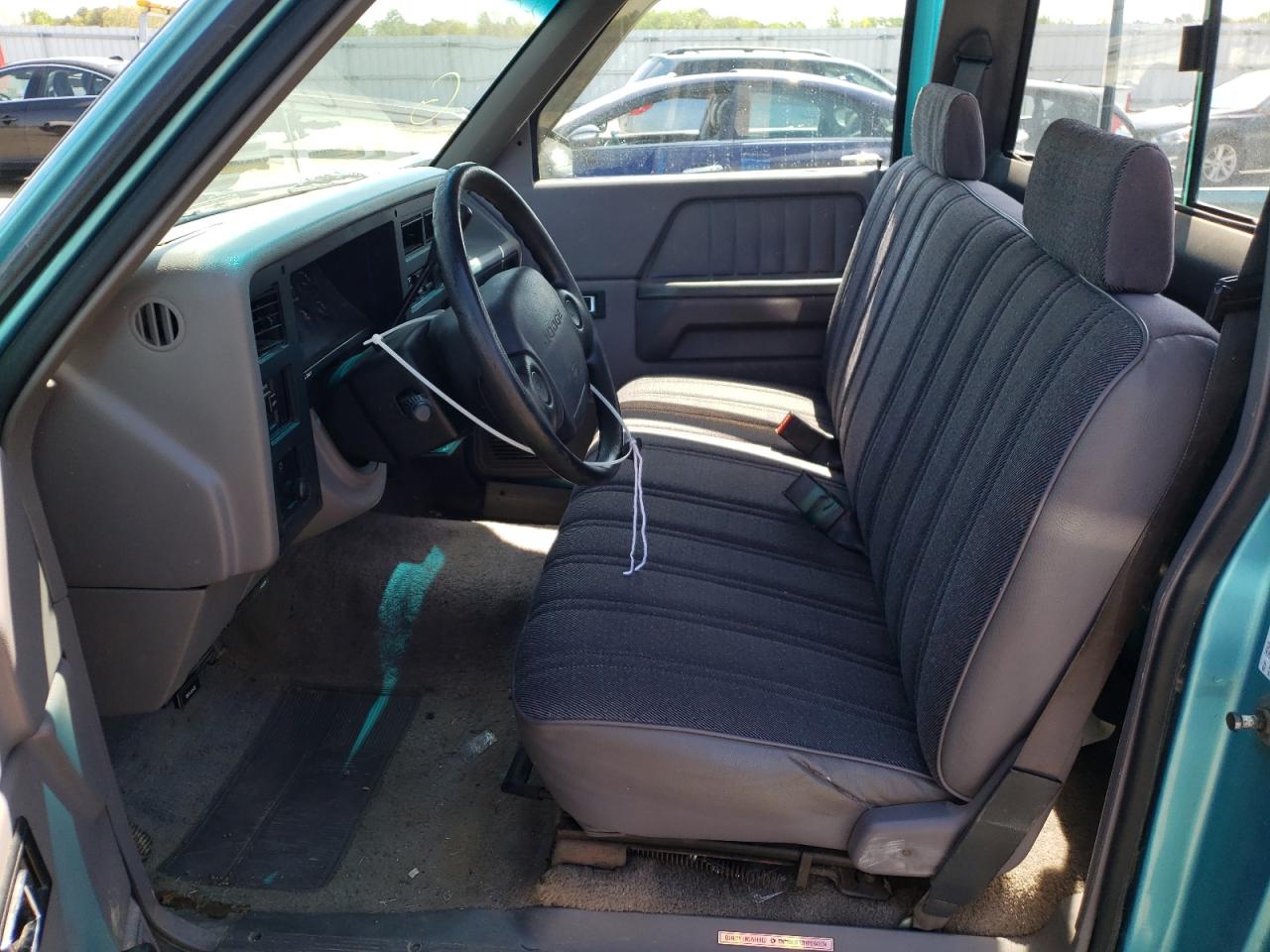 Photo 5 from auction – 1995 DODGE DAKOTA with VIN 1B7FL26XXSW943806