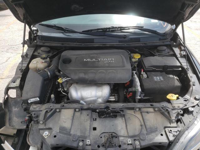 Photo 7 from auction – 2015 CHRYSLER 200 LIMITE with VIN 1C3CCCAB9FN745402