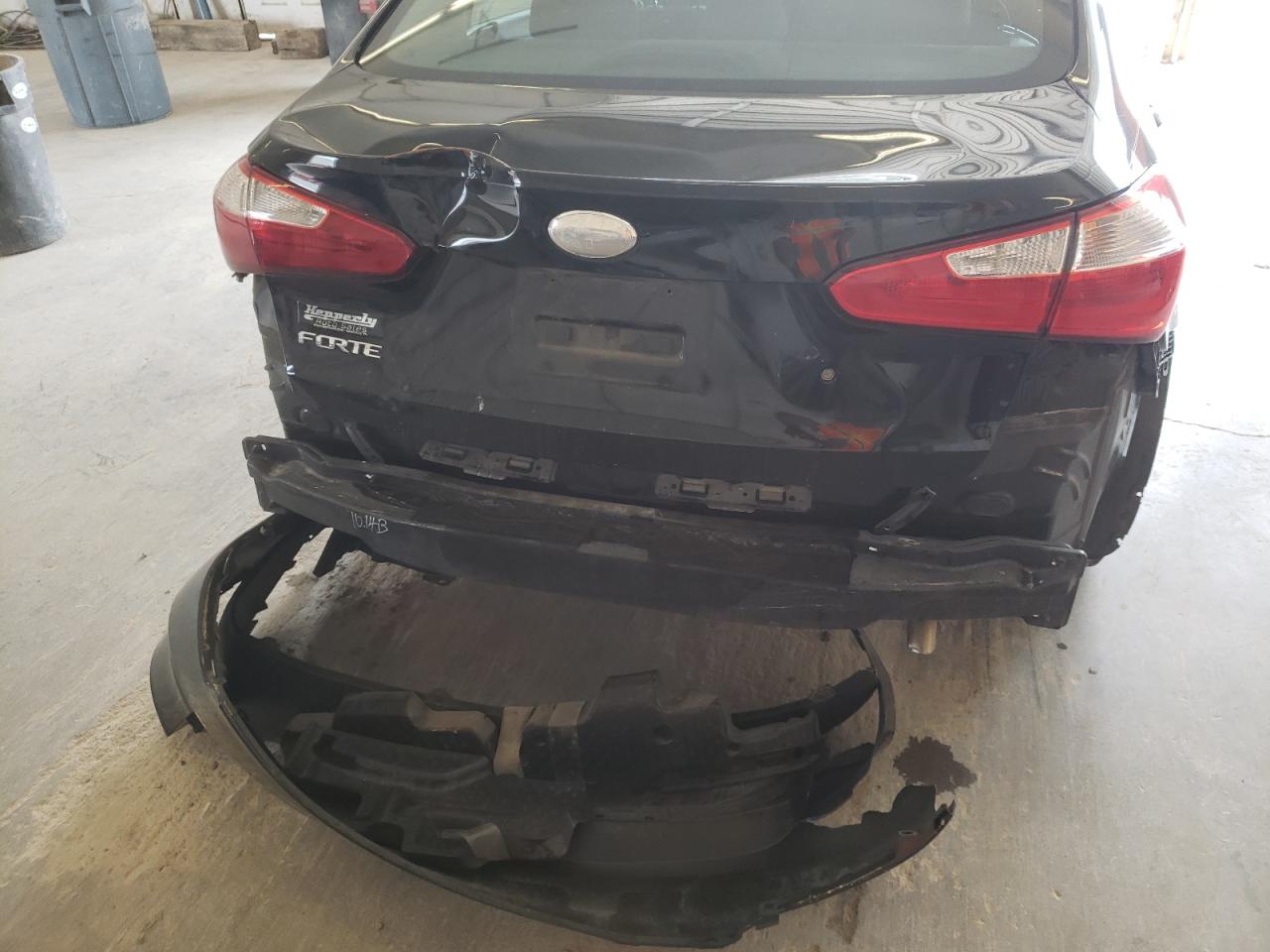 Photo 9 from auction – 2014 KIA FORTE LX with VIN KNAFK4A61E5156795