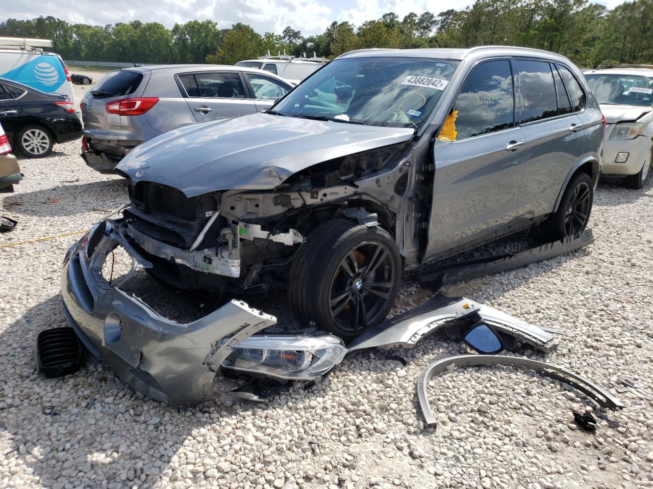 Photo 2 from auction – 2014 BMW X5 XDRIVE5 with VIN 5UXKR6C56E0J73603