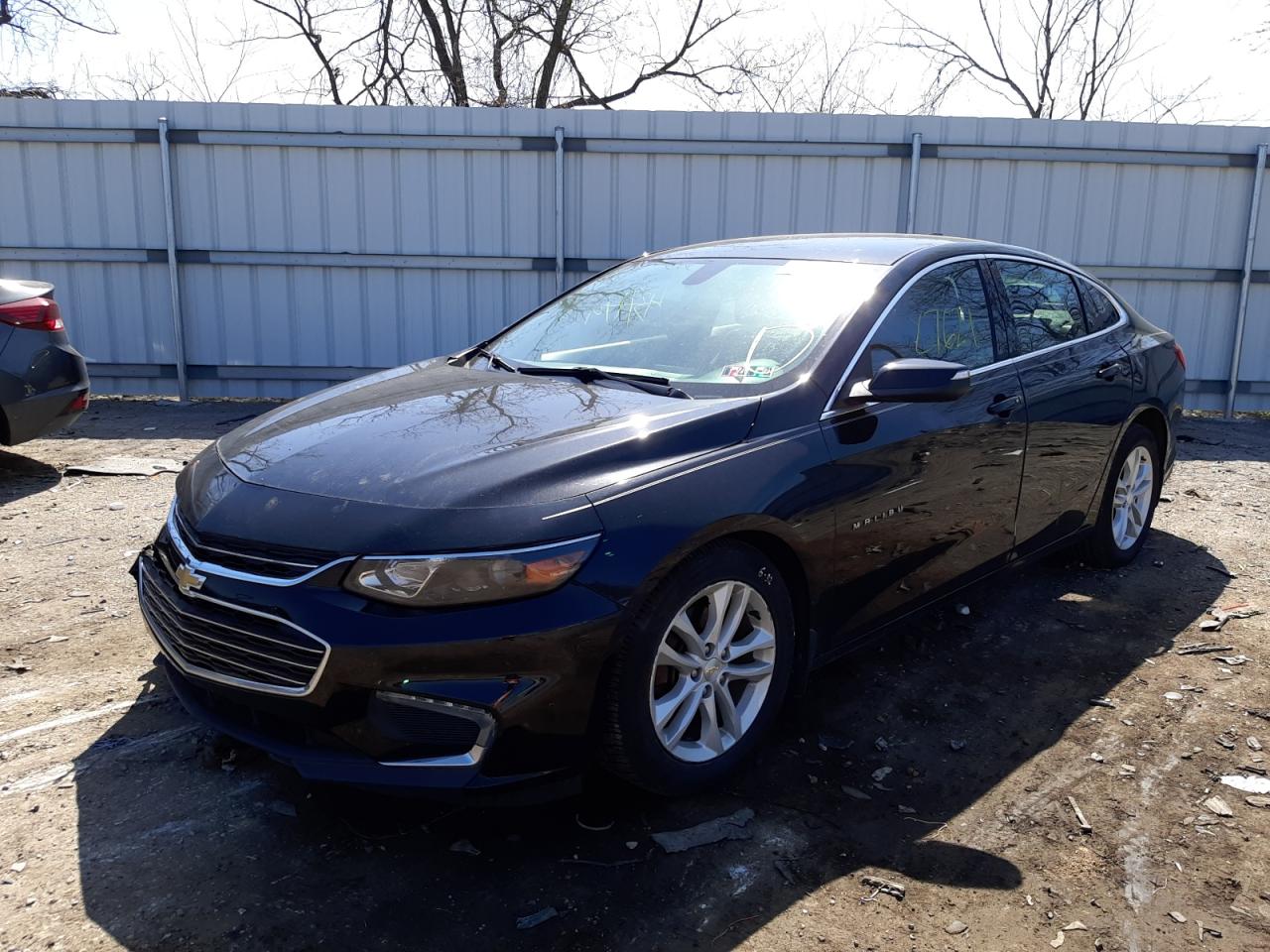 Photo 2 from auction – 2016 CHEVROLET MALIBU LT with VIN 1G1ZE5ST1GF342585