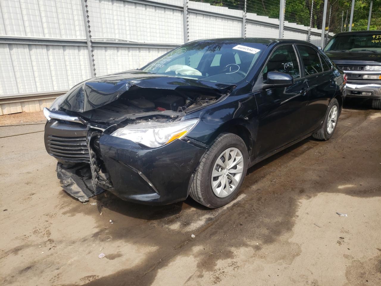 Photo 2 from auction – 2017 TOYOTA CAMRY with VIN 4T1BF1FK7HU384784