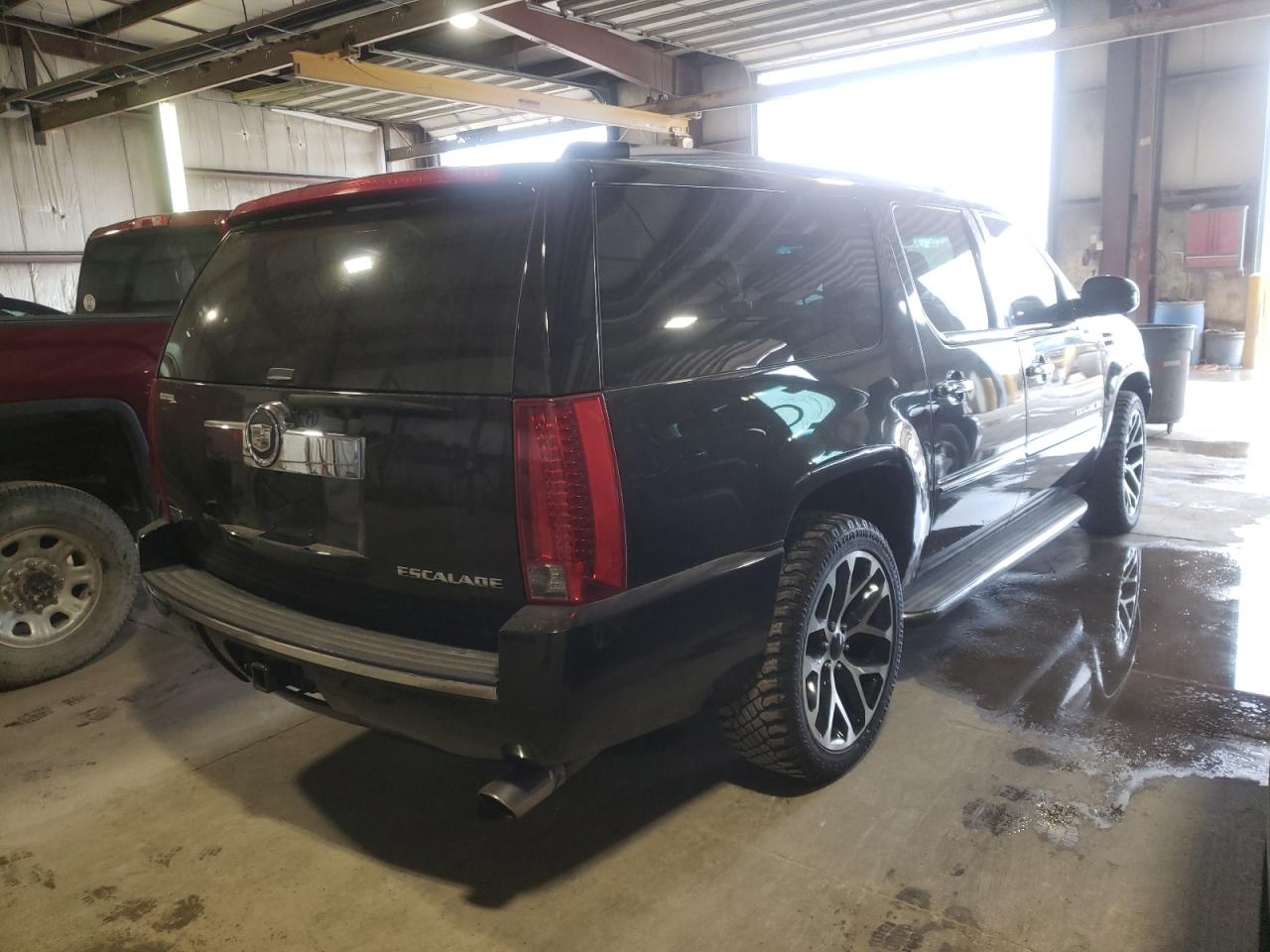 Photo 4 from auction – 2010 CADILLAC ESCALADE E with VIN 1GYUKJEF8AR280322